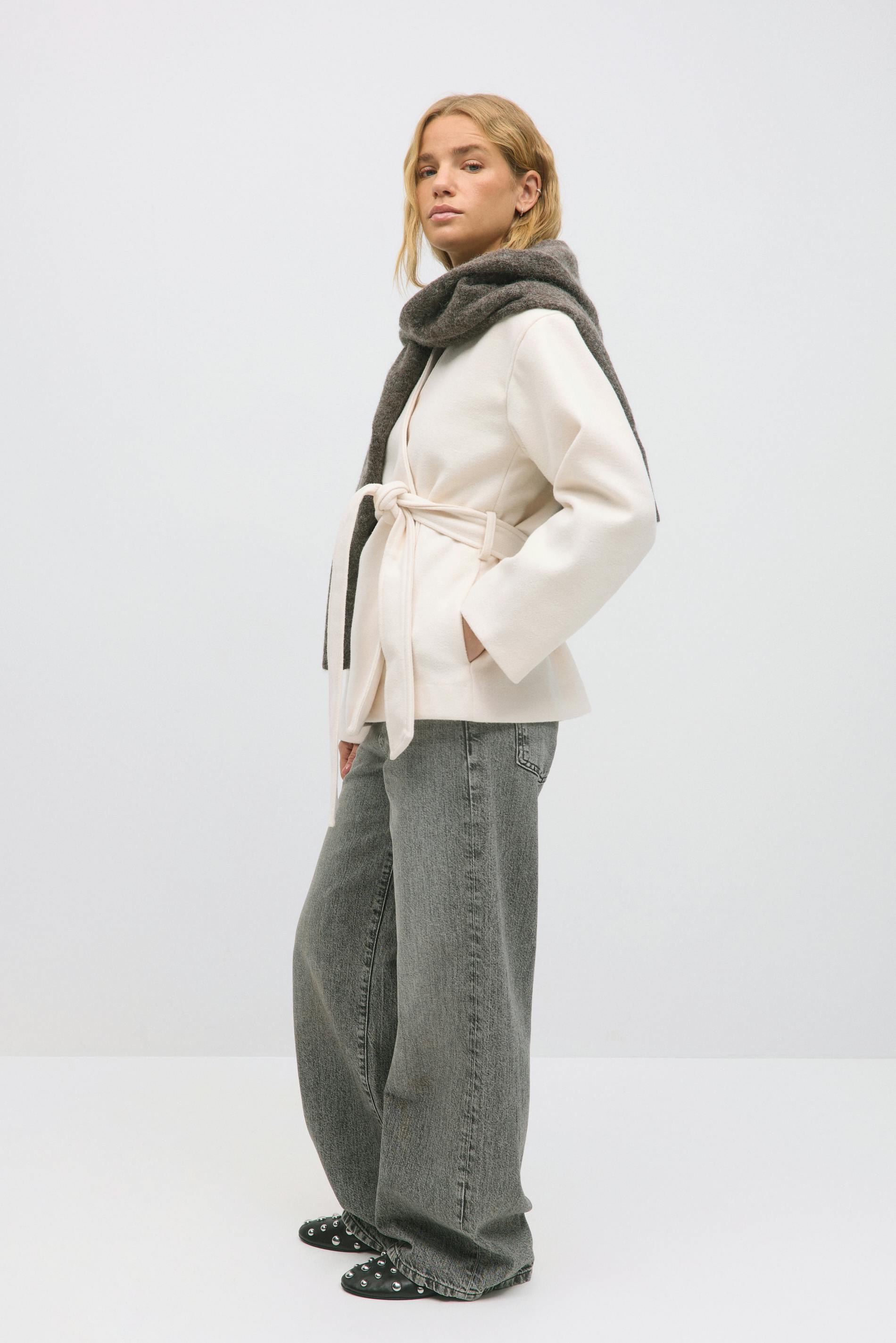 Belted short coat